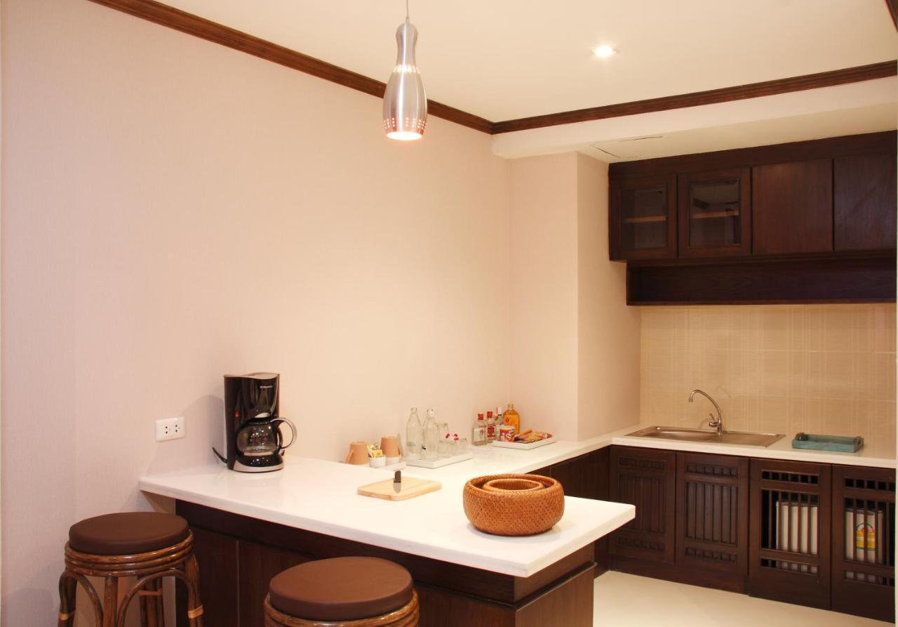 Rayaburi Hotel, Patong Екстер'єр фото