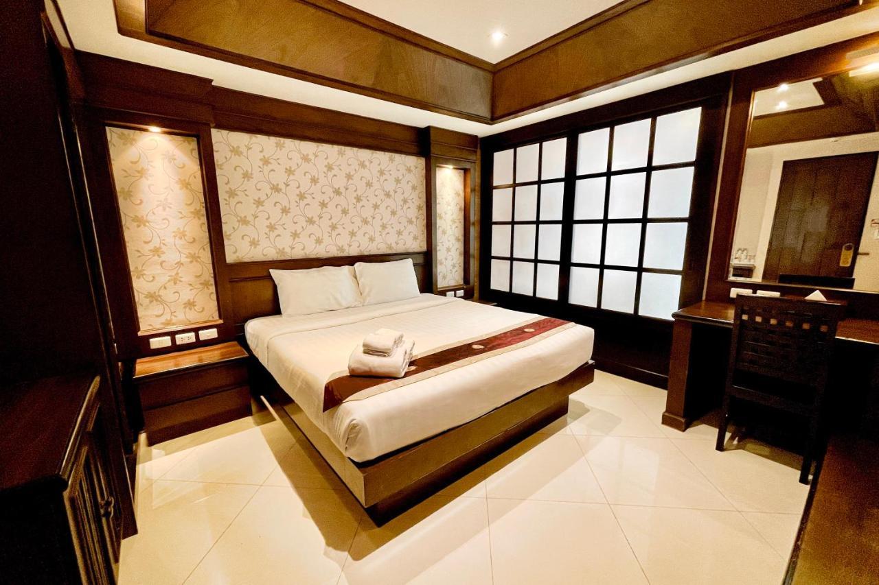 Rayaburi Hotel, Patong Екстер'єр фото