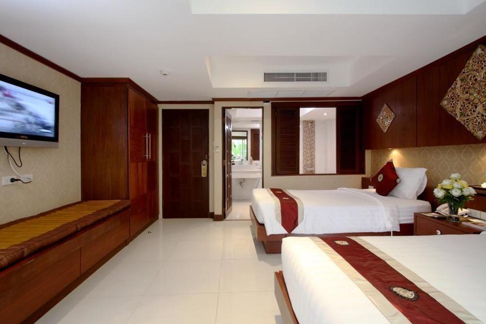 Rayaburi Hotel, Patong Екстер'єр фото