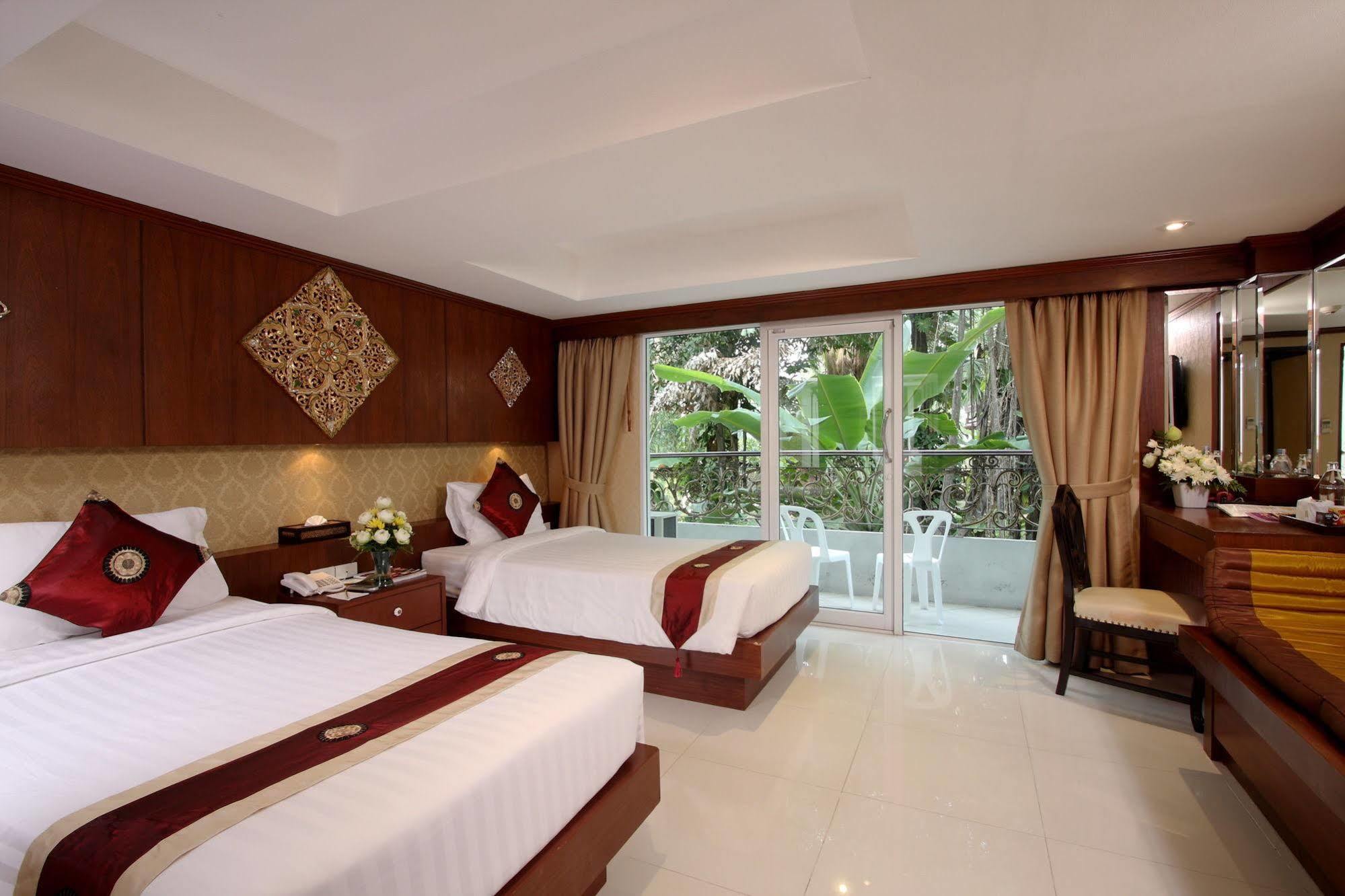 Rayaburi Hotel, Patong Екстер'єр фото
