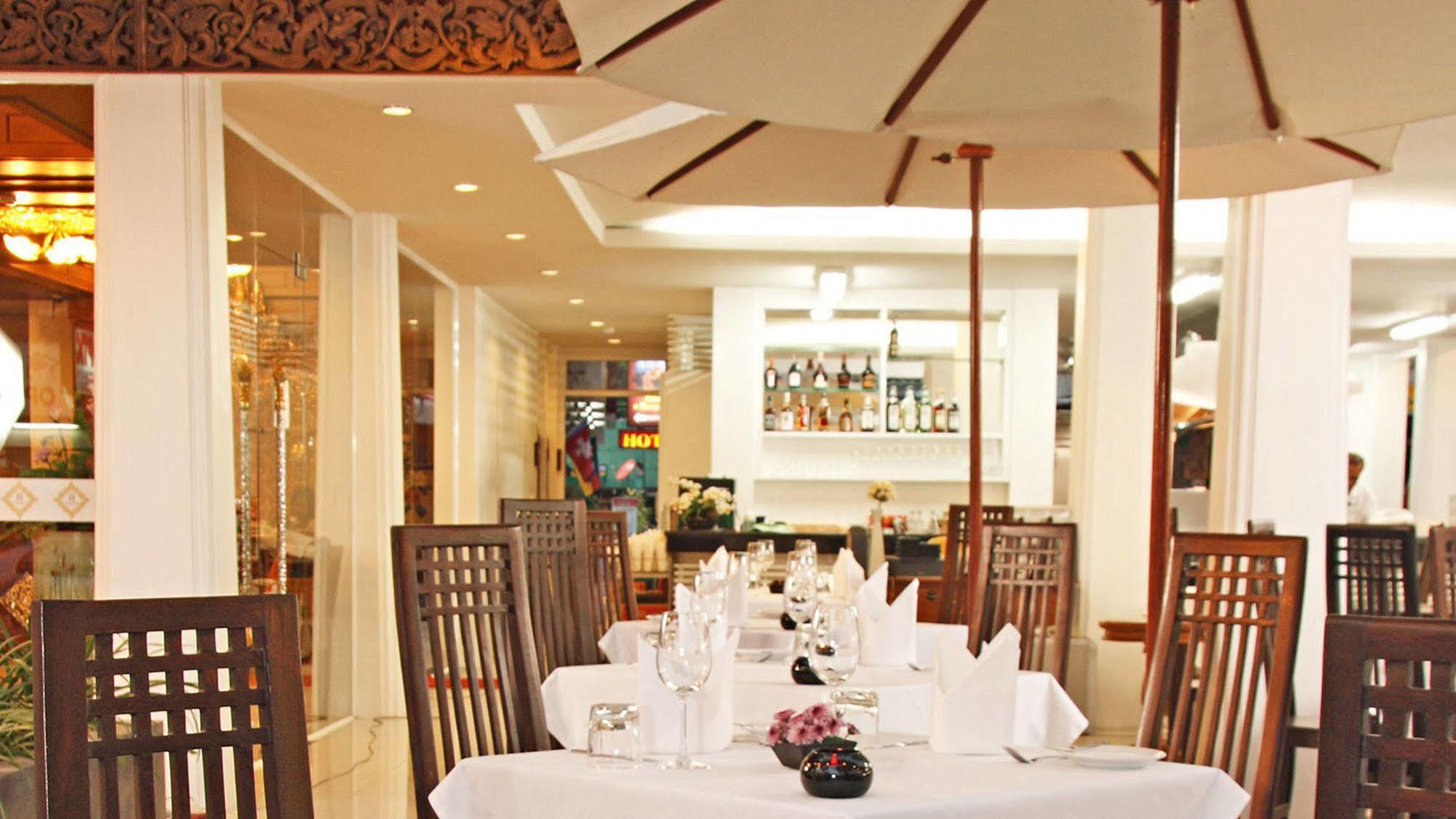 Rayaburi Hotel, Patong Екстер'єр фото